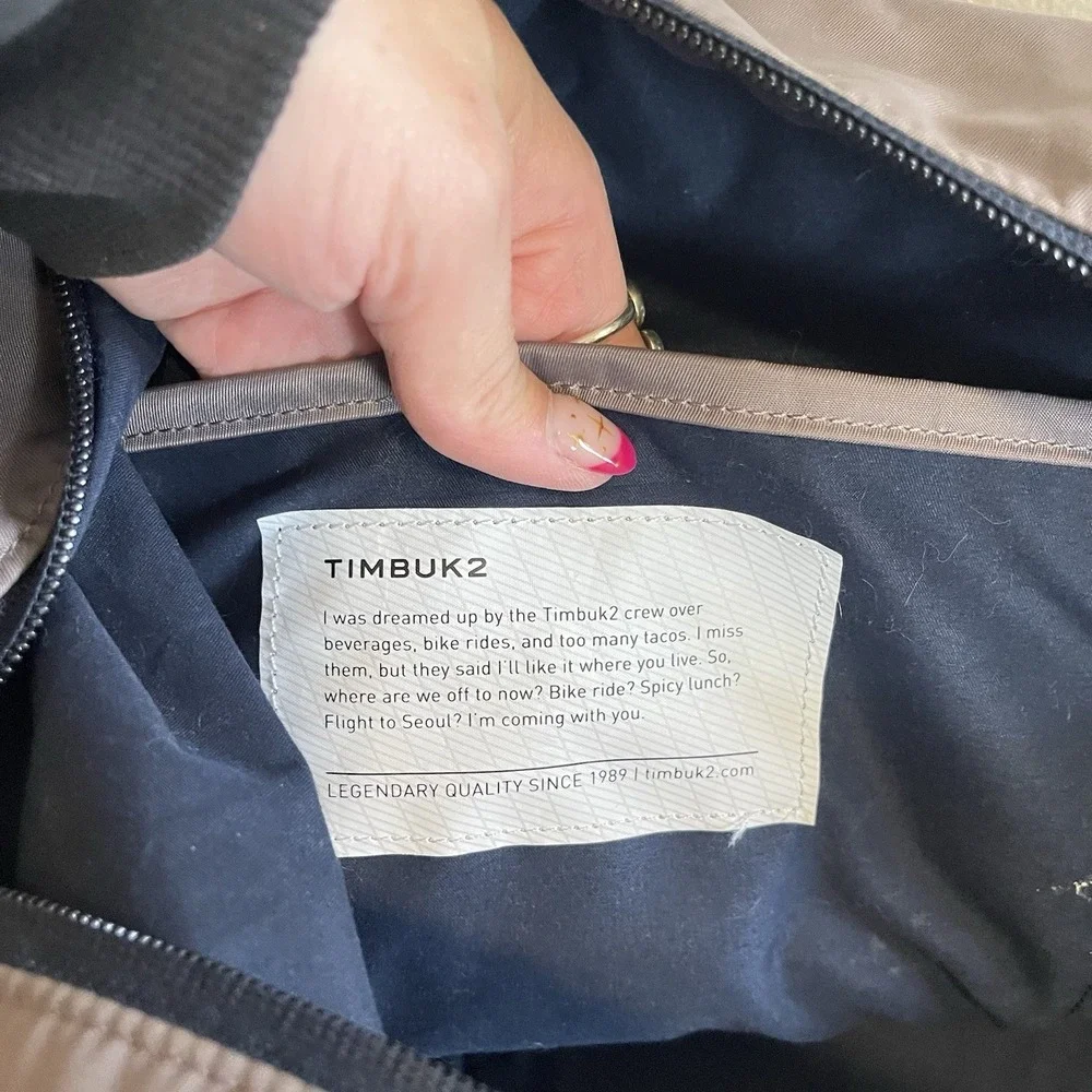 Timbuk2 Grey Zip Duffle Weekender Bag Leather Crossbody Strap Overnight Travel